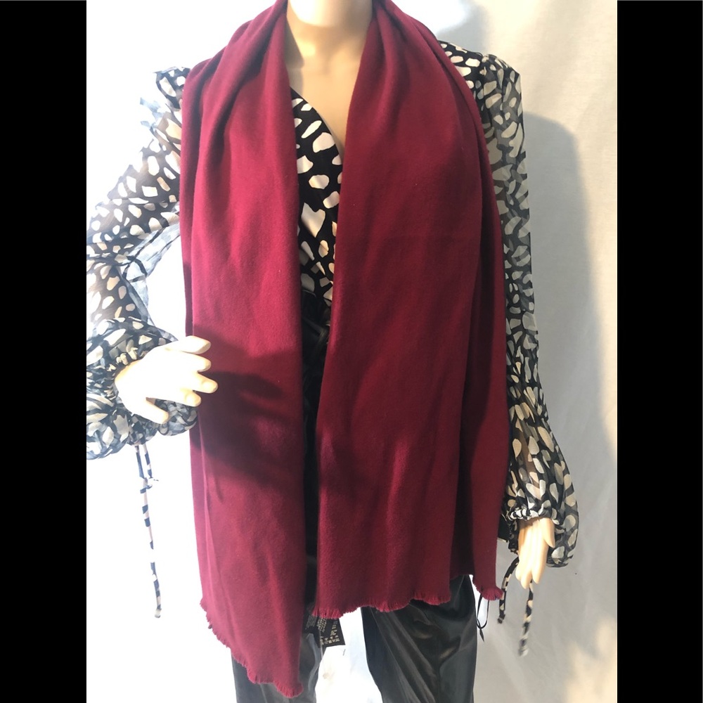 Gucci Men’s Logo Scarf - Picture 10 of 12